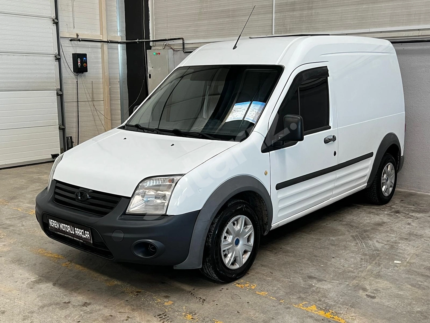 KMA'DAN YÜKSEK TAVAN 2013 TRANSİT CONNECT T230L 90 HP (009)