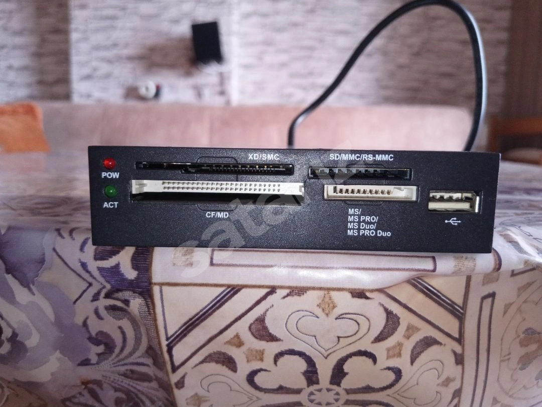 PC Kasa Tipi Exper 3.5'' USB Yuvalı Kart Okuyucu (V-110A)