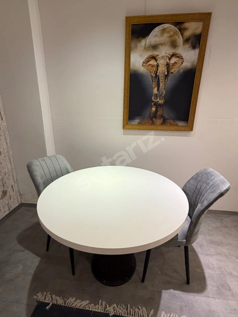 Yeni Gibi Yemek Masası