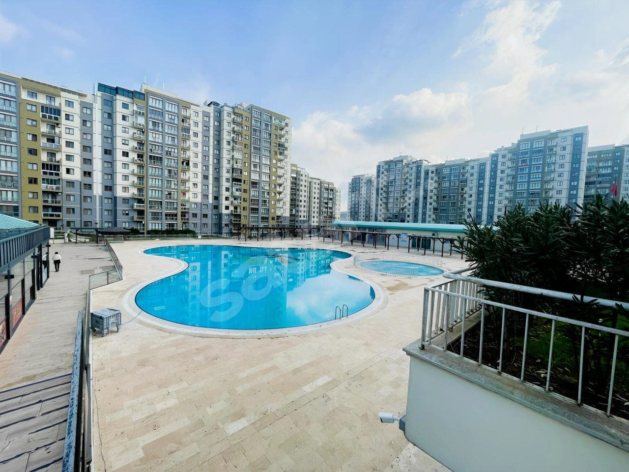 ÇEKMEKÖY ALEMDAĞ EMLAK KONUTLARI KİRALIK 4+1 DAİRE HALİL GÜLER