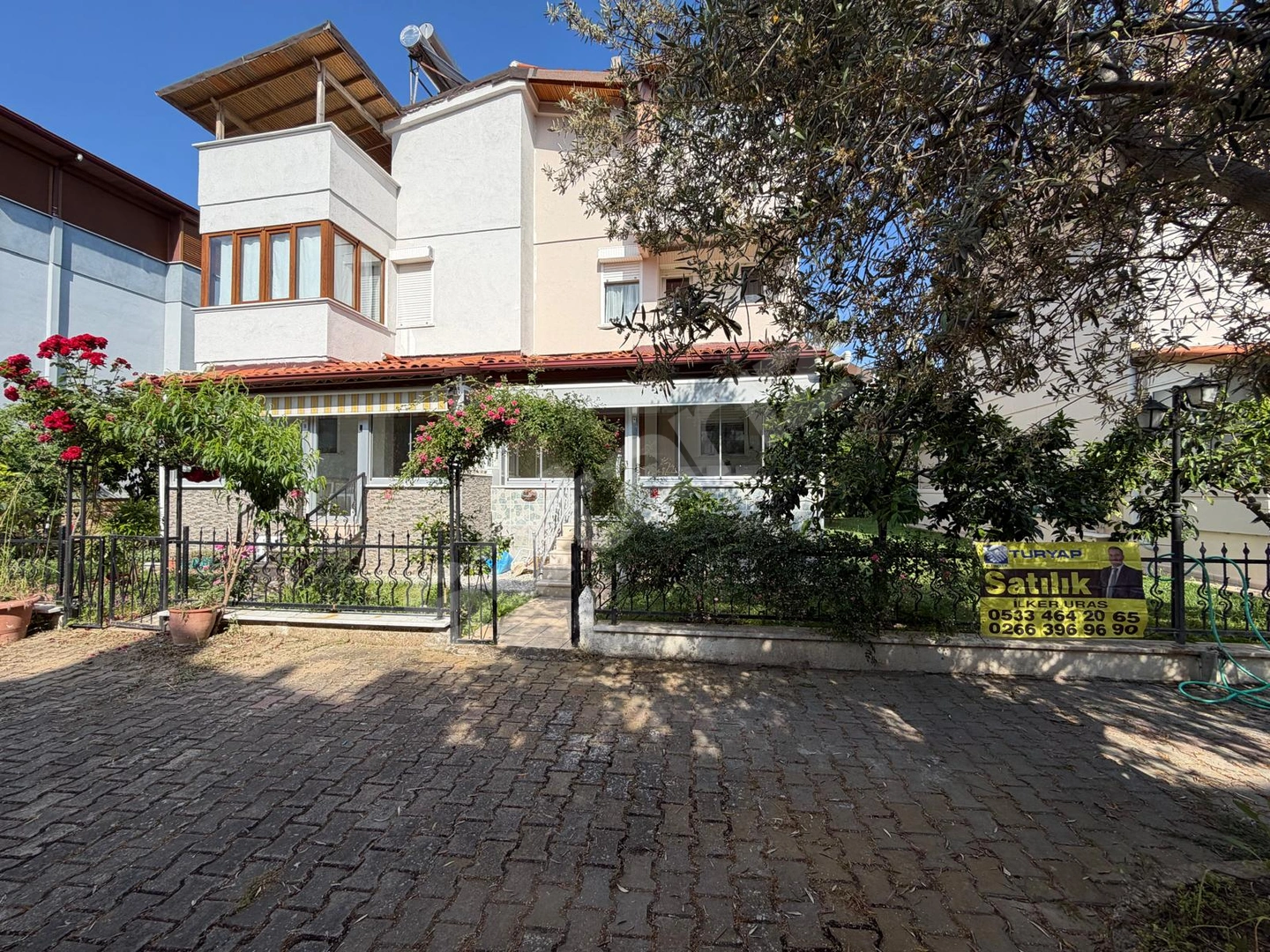 Avcılar'da Denize 100 mt,Satılık 3+1 Villa