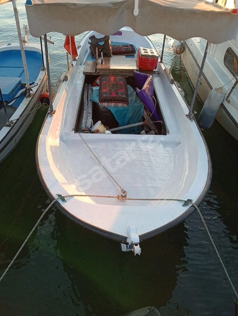 Burhaniye İskele Liman Kayıtlı Yeriyle Beraber Tekne 5,8 Metre