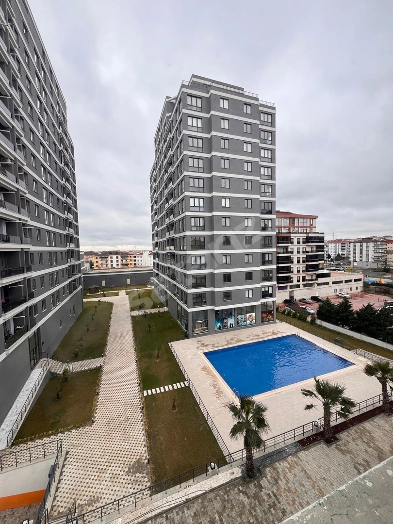 KAZIMİYE MAH.BEY REZİDANS'TA 1+1 HAVUZLU SİTE İÇİ SATILIK DAİRE