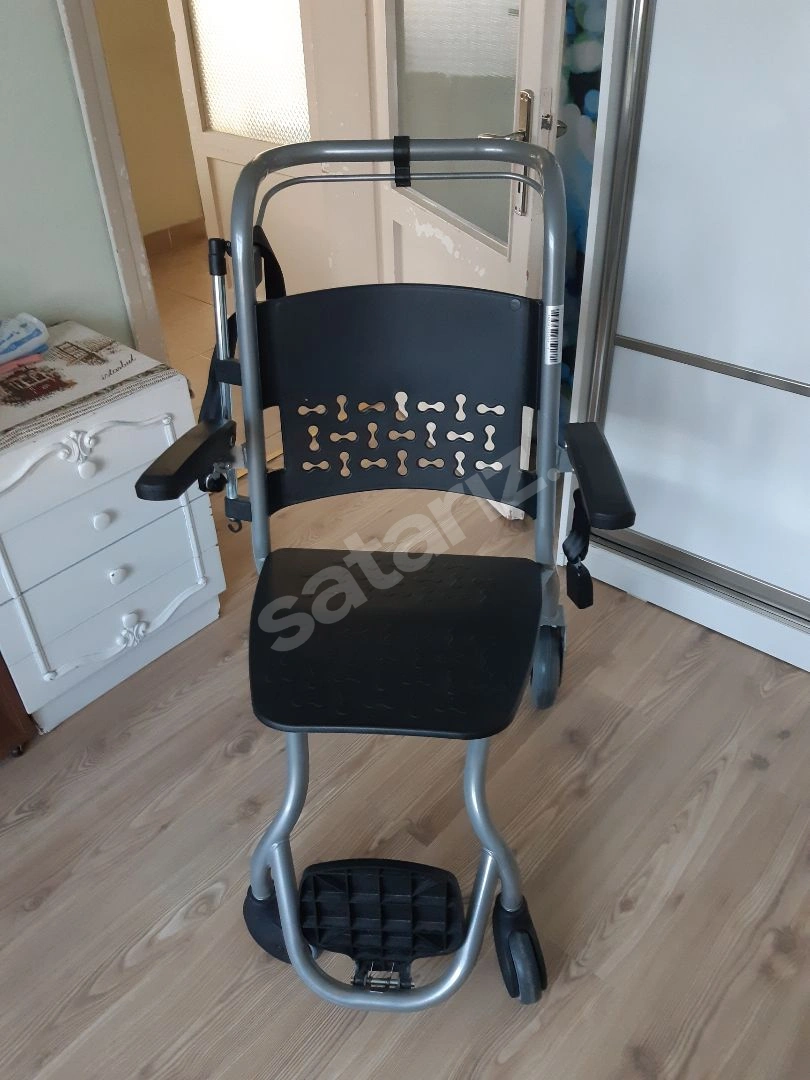 Tekerlekli Yaşlı Sandalyesi