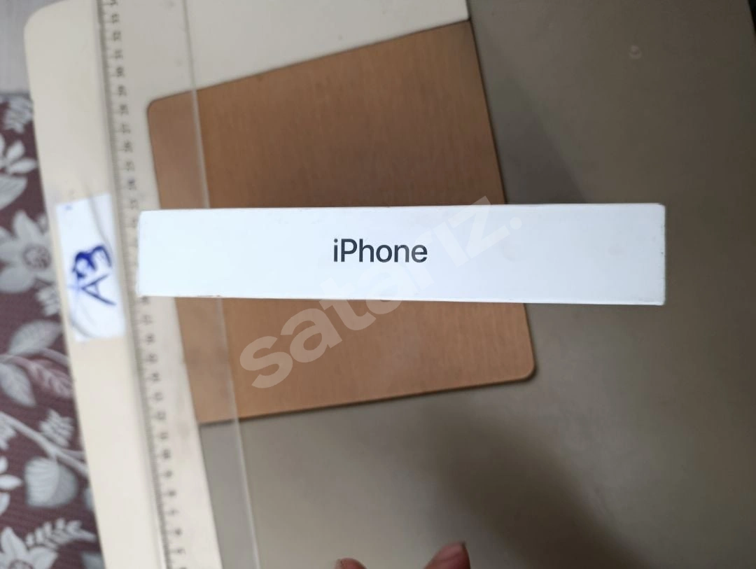 Apple iPhone 15 black 128 GB boş kutu