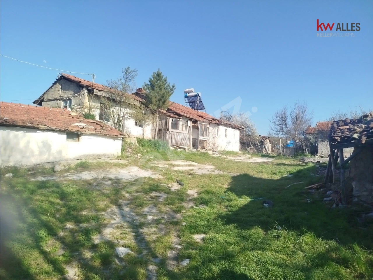 AŞAĞI ILICA KÖY İÇİNDE KÖY EVİ - ARSA