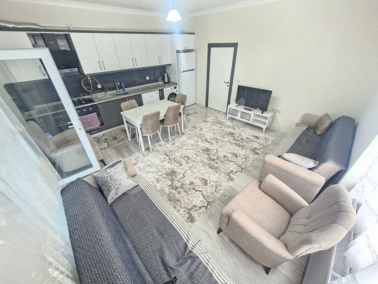 ÇARŞI MERKEZİNDE FULL EŞYALI 1+1 DOĞALGAZLI KİRALIK DAİRE