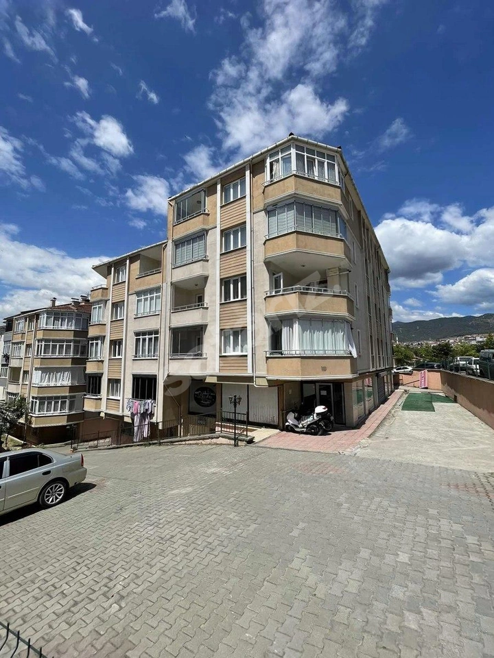 EKONOMİ EMLAK GÜVENCESİ İLE SATILIK ARA KATTA 3+1 DAİRE