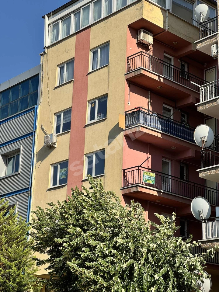 PARLAK YAŞAM'DAN AYNİ ALİ MAHALLESİNDE GENİŞ 1+1 KİRALIK DAİRE