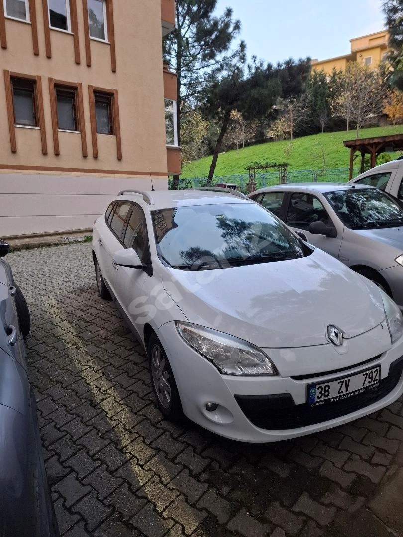 HASARSIZ MEGANE SPORT TOURER 1.5 DCI PRİVİLEGE 140.350 KM