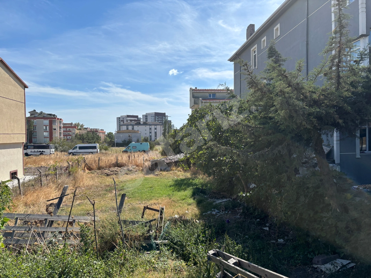 BÜYÜKCEKMECE PINARTEPEDE SATILIK KONUT İMRLI ARSA