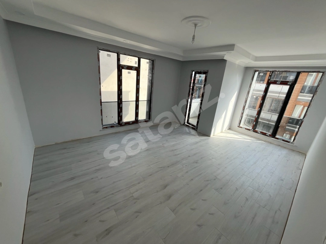 ÖZGÜR İNŞAAT GAYRİMENKULDEN  2+1 90 M2 SIFIR LÜKS DAİRE