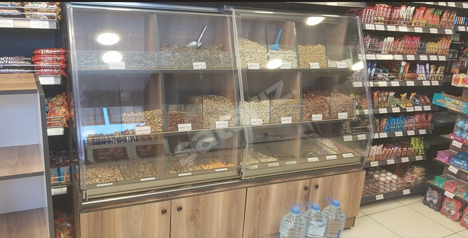 kuruyemiş dolapları yapılır