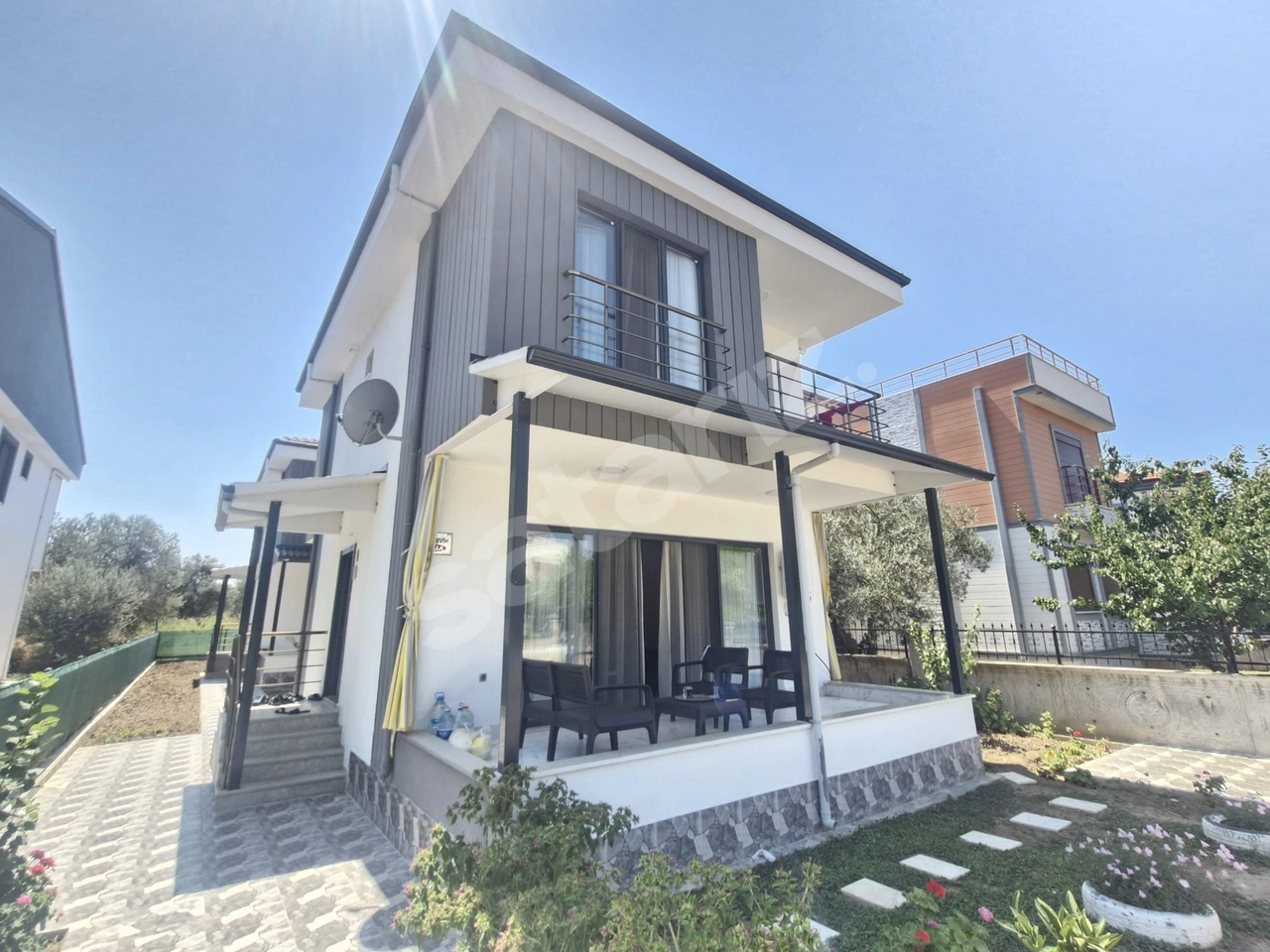 GÖMEÇ SAHİLDE ÖN CEPHE 3+1 MÜKEMMEL SATILIK 2 ADET VİLLA