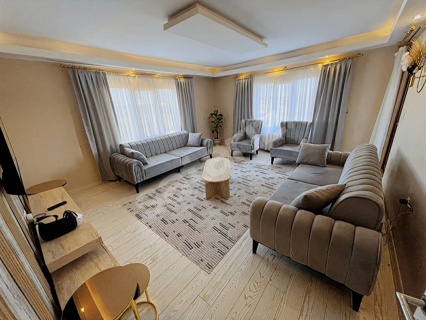 BERRAK'TAN/ MARMARACIK- MARMARA SİTESİ'NDE İÇİ FULL YAPILI DAİRE