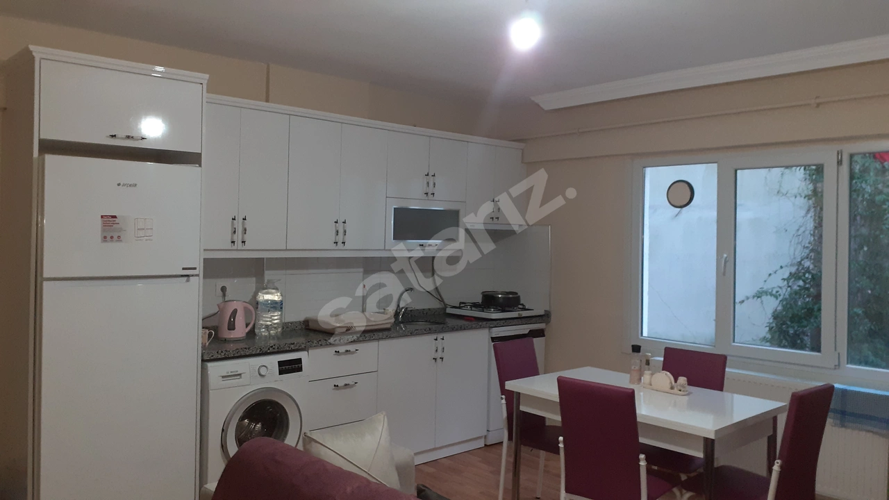 ÇINARCIK ÇAMLIK ALP SOKAK DA 2+1  2.KAT ASANSÖRLÜ  DOĞALGAZ KONBİLİ İÇİ YAPILI  DOĞA MANZARALI  KREDİYE UYGUN  FİYATTA PAZARLIK PAYI VARDIR.