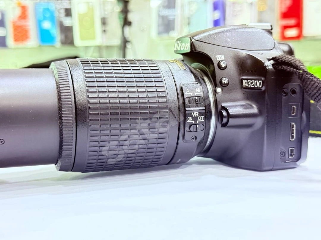 Nikon D3200 + 55-300 MM Lens