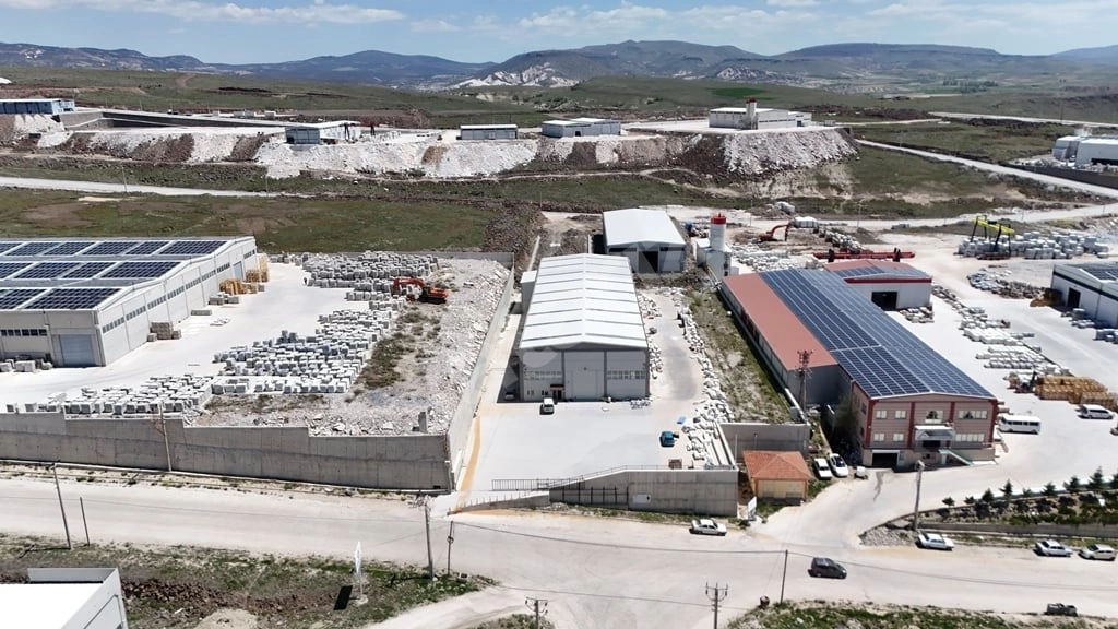 AFYON-İSCEHİSAR ORGANİZE SANAYİ'DE 1.350m² KAPALI ALANLI FABRİKA