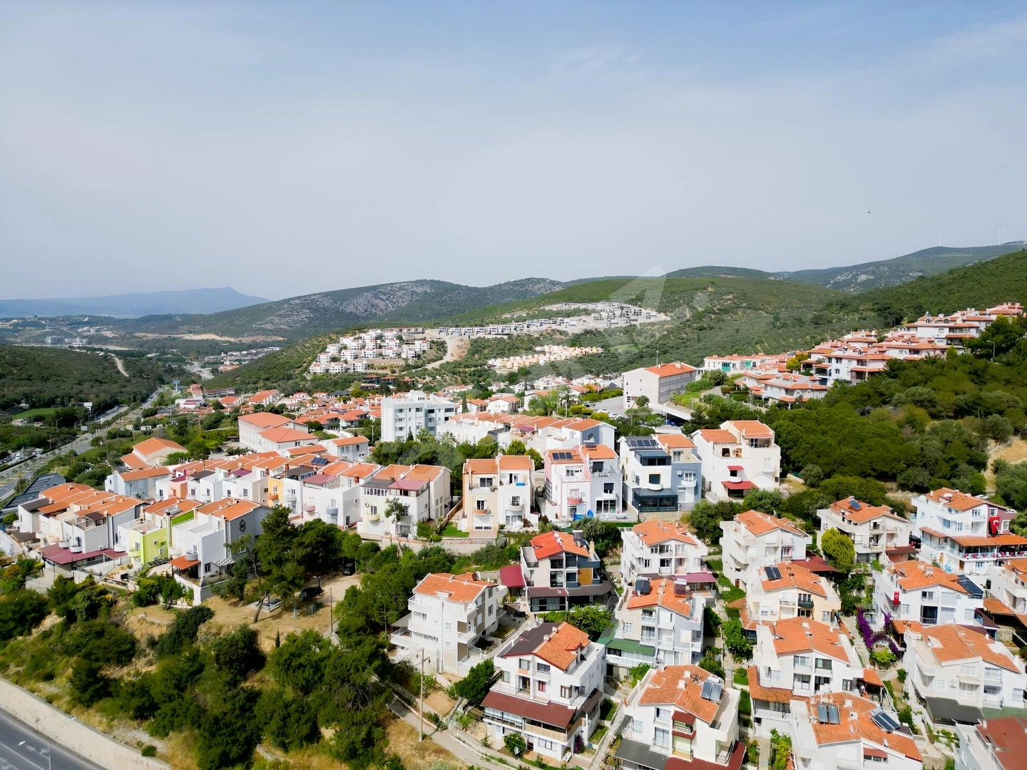 KUŞADASI EFE KONAKLARI SITESI DENIZ MANZARALI 4+1 TRIPLEKS VILLA