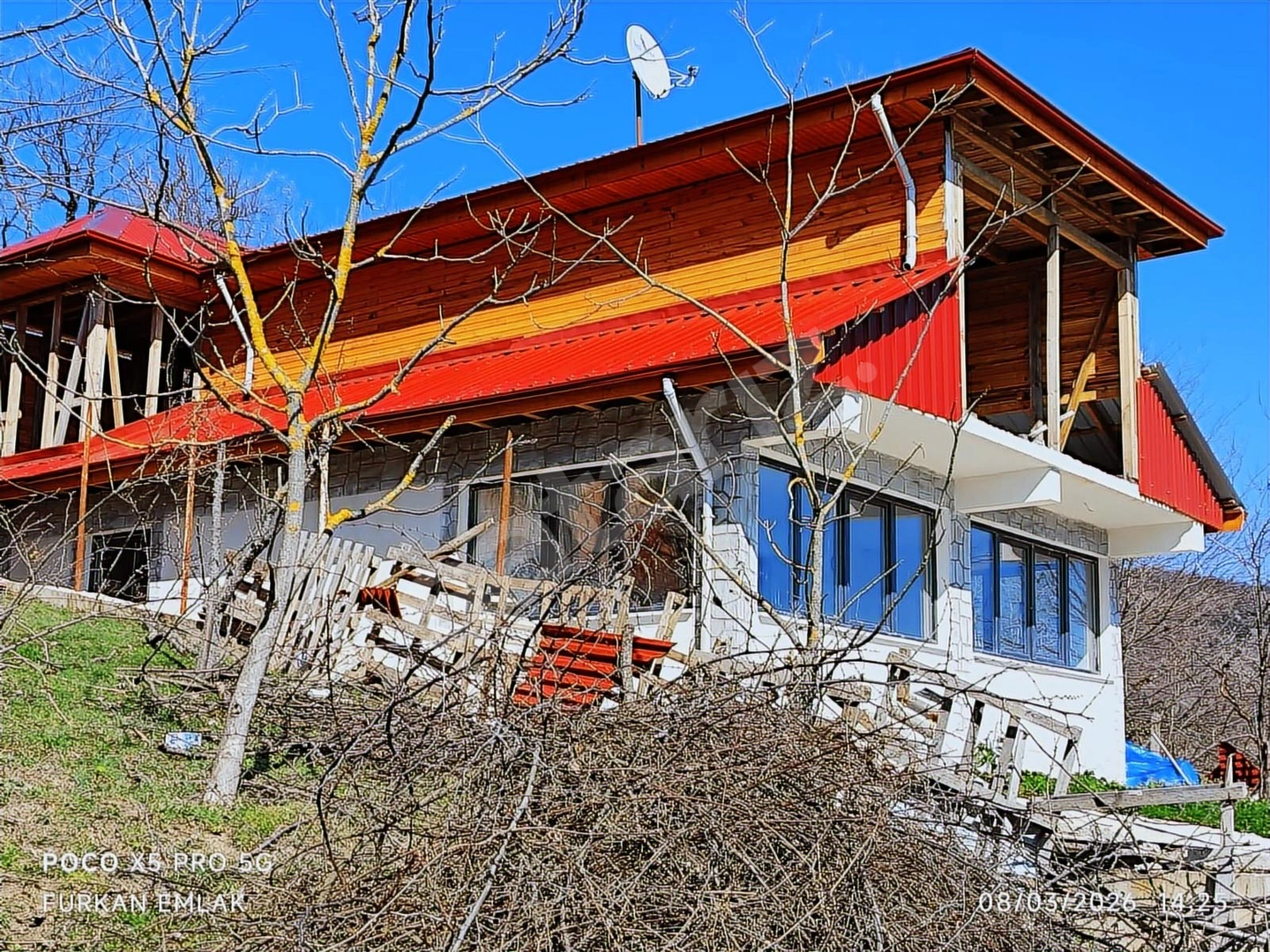 Yenice Derebaşı İmamköyde Panoramik Manzaralı Bahçeli Satılık Ev
