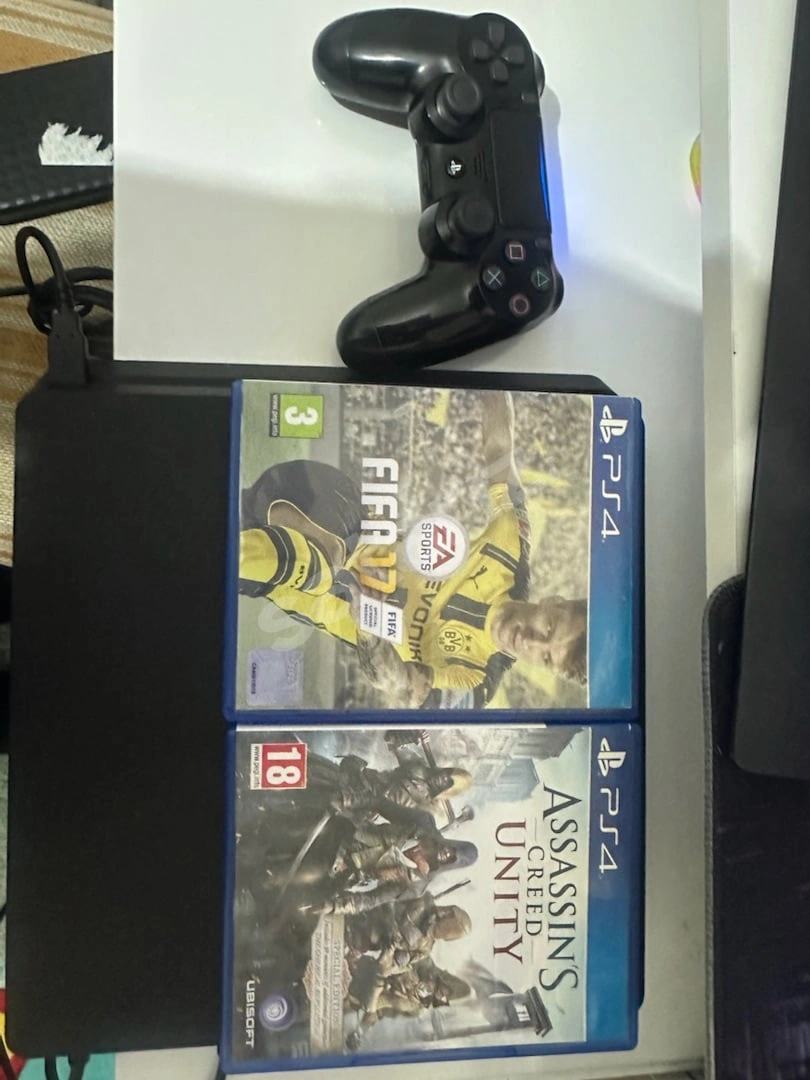 Ps4 Slim Kırık Goldhenli İçinde Birsürü Oyun Var