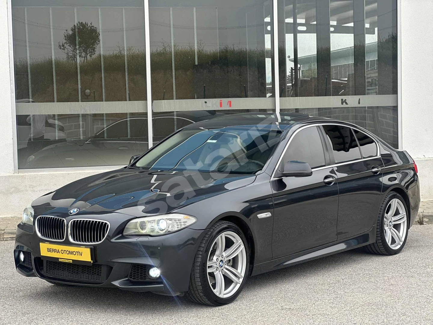 DEGİSENSİZ 2012 MODEL BMW F10 5.20d İÇİ BEJ