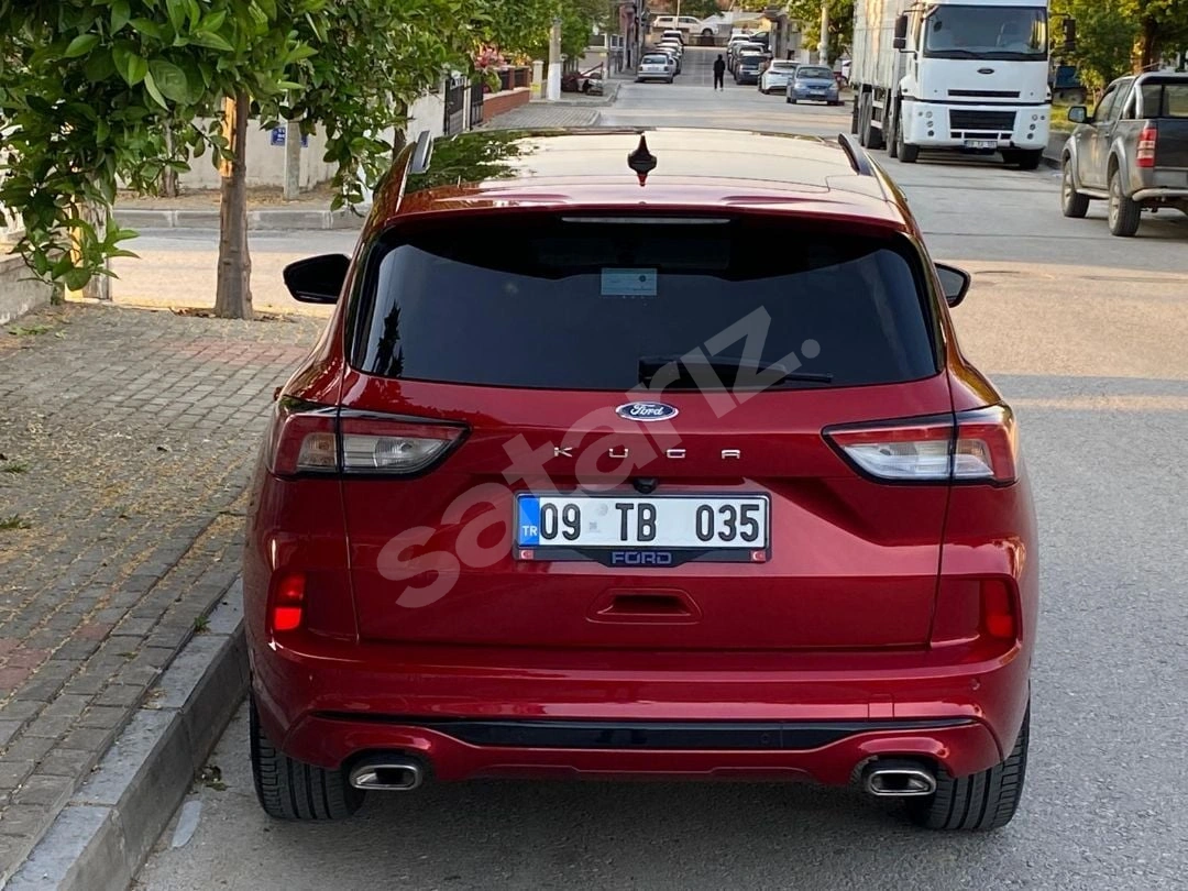 2.SAHİBİNDEN ÖZEL RENK FORD KUGA