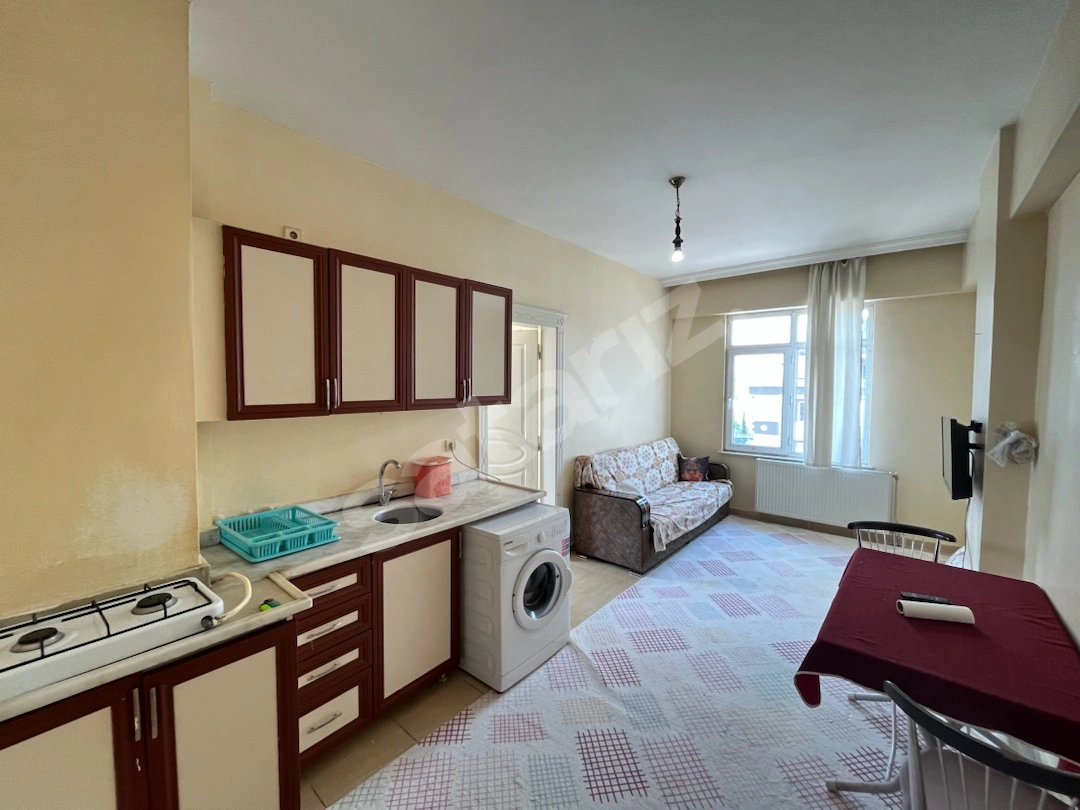 İMZA'DAN GAZİANTEP ÜNİV. CİVARI,MEMUR BİNASINDA MEMUR ŞARTLI 1+1 EŞYALI KİRALIK DAİRE