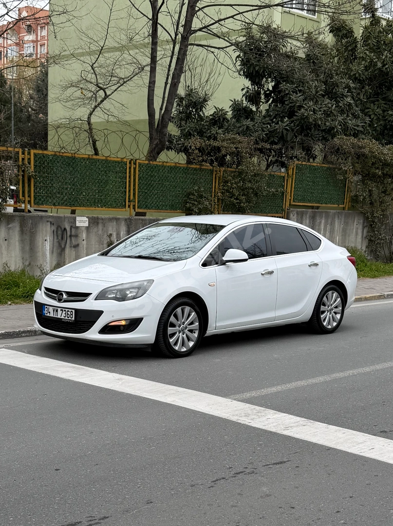Opel Astra, 1.4, 140 Beygir, 108 bin’de hatasız. Sorunsuz