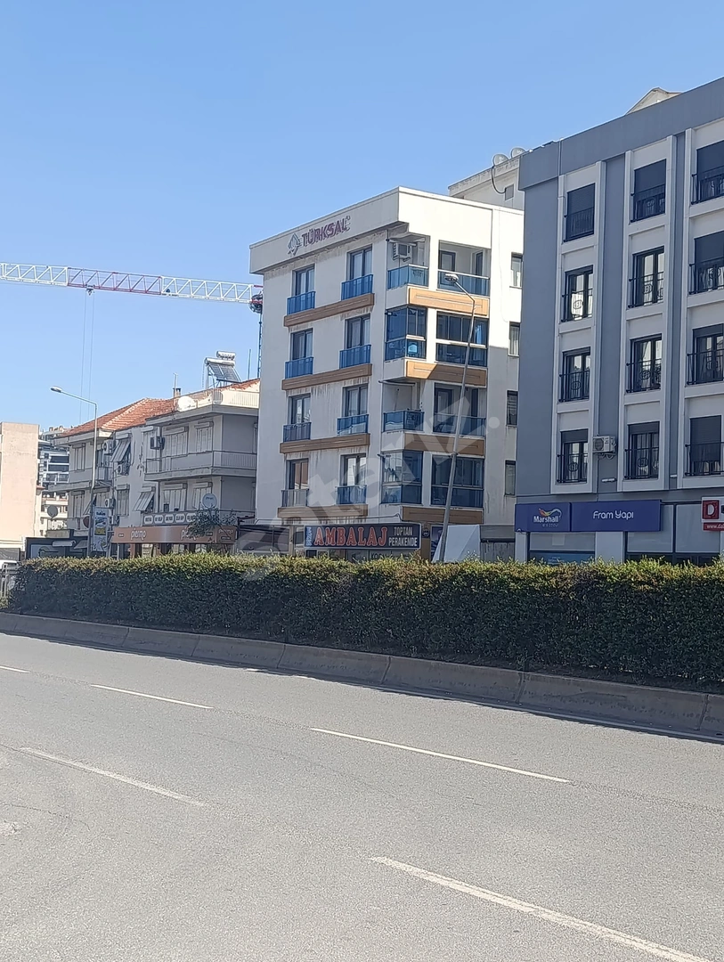 Çiğli Küçük Çiğli'de Ailelere sahibinden acilen merkezi yerde kiralık daire