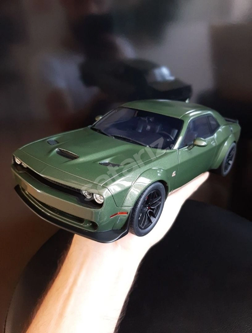 1:18 GT SPIRIT - 2019 DODGE CHALLENGER R/T SCAT CAT PACK W. BODY