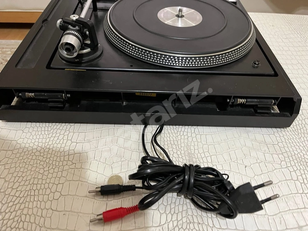 DUAL 496 Direct Drive Pikap