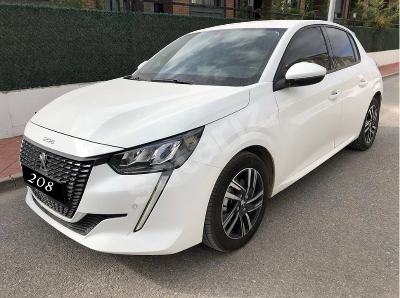 Düşük km Peugeot 208 1.2 PureTec 130hp
