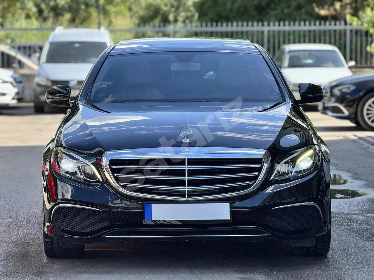 MERCEDES BENZ E180 AMG