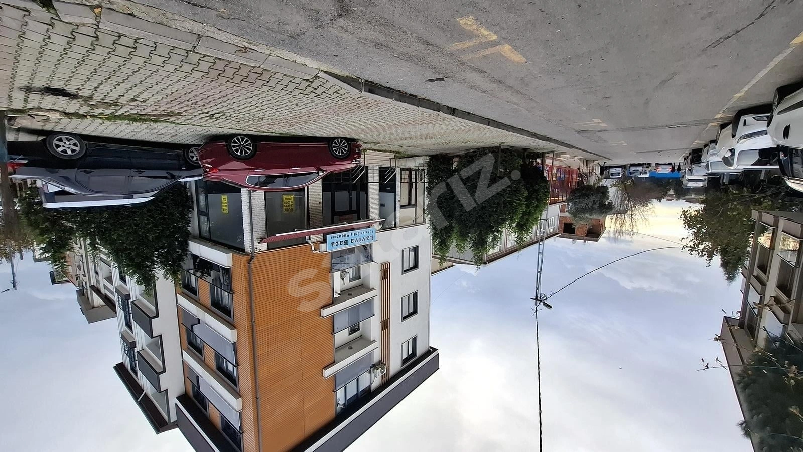 TUZLA M.SİNAN PAZAR CADDESİ ÜZERİNDE GÜZEL KONUMKİRALIK DÜKKAN