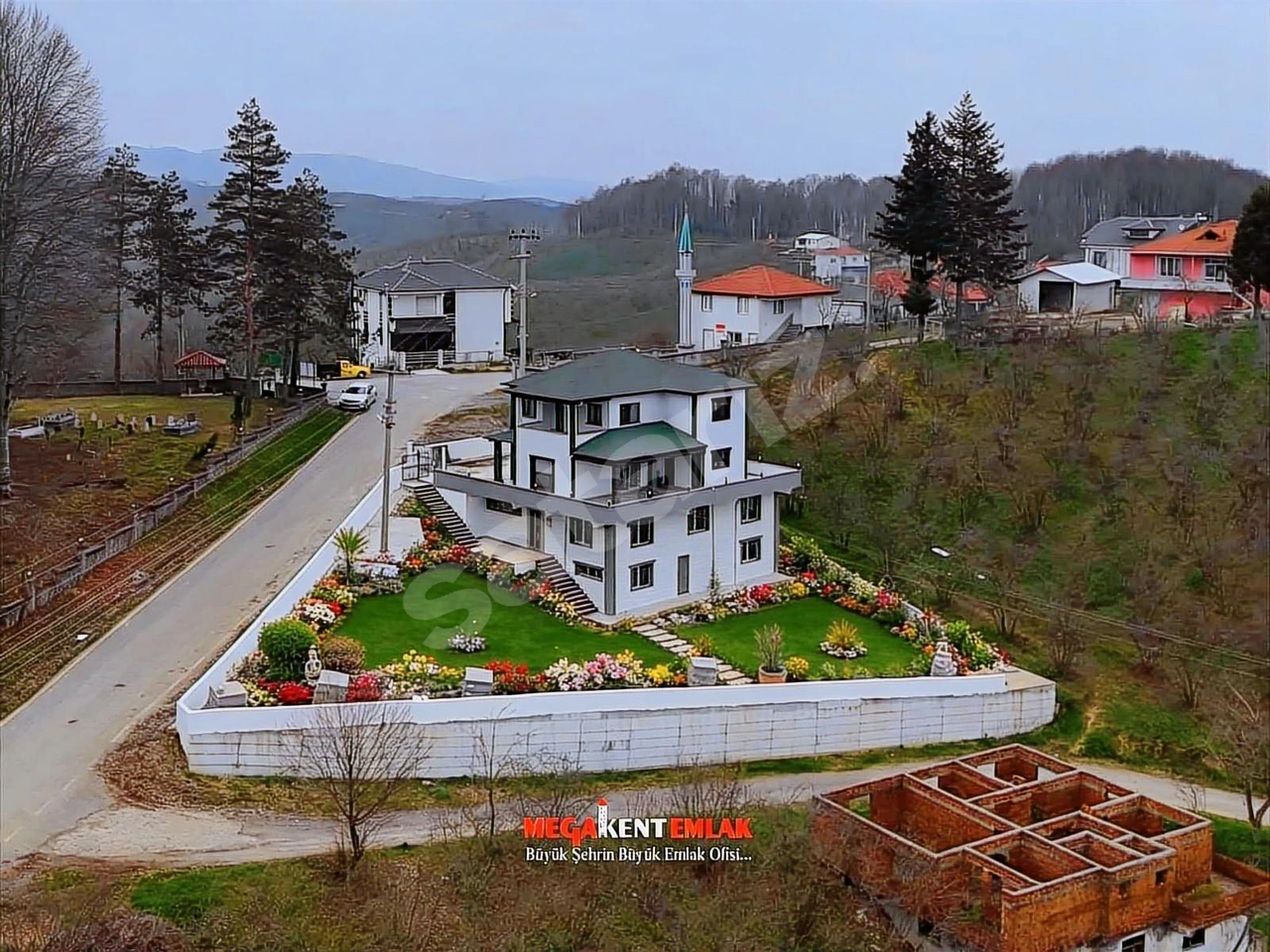 ARAÇ TAKASLI KARASU ÇATALÖVEZ DE 969 m² ARSA İÇİNDE LÜX VİLLA