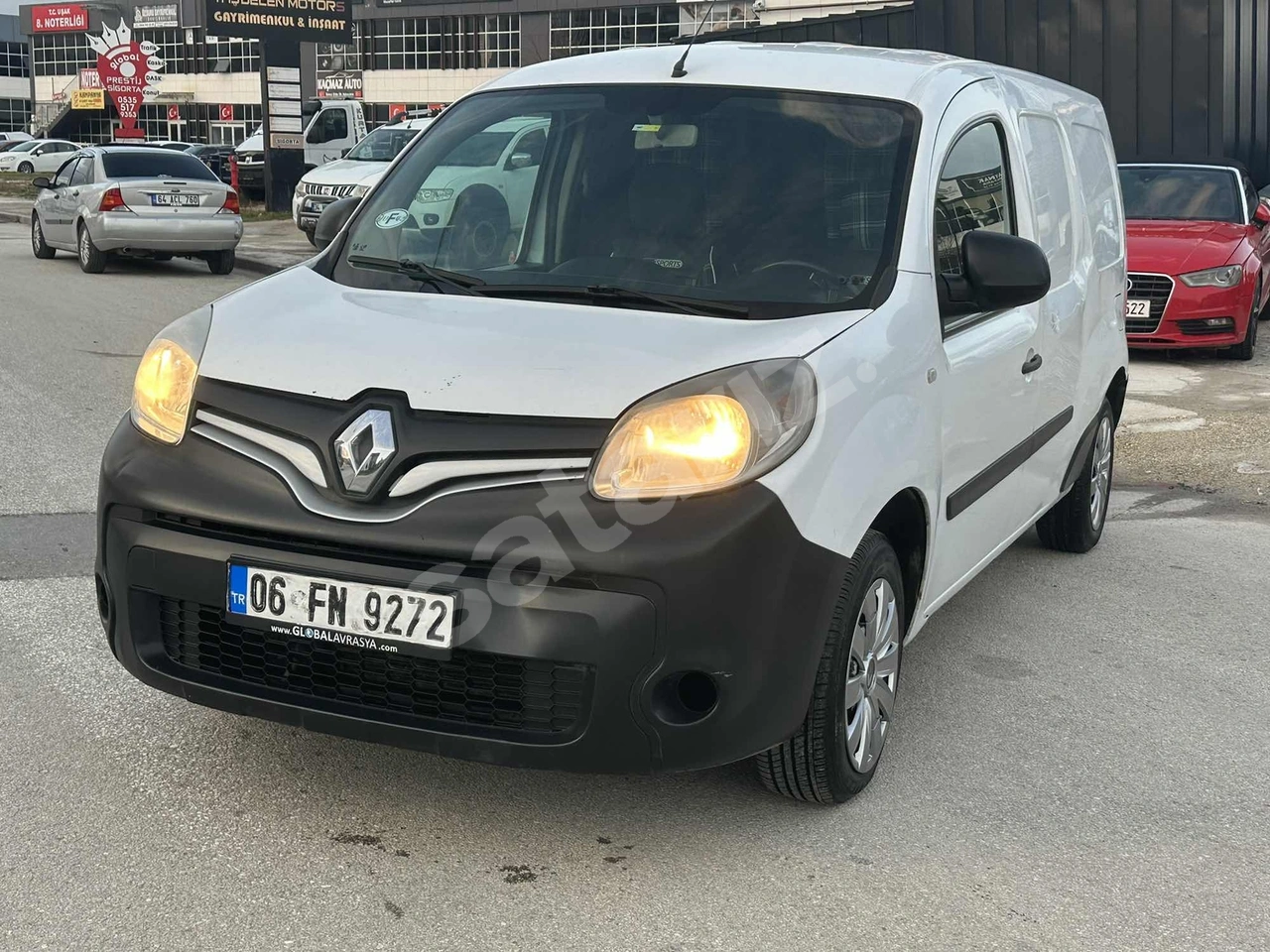 TAŞDELEN DEN 2015 MODEL KANGO 1.5 DCİ YENİ VİZE Lİ