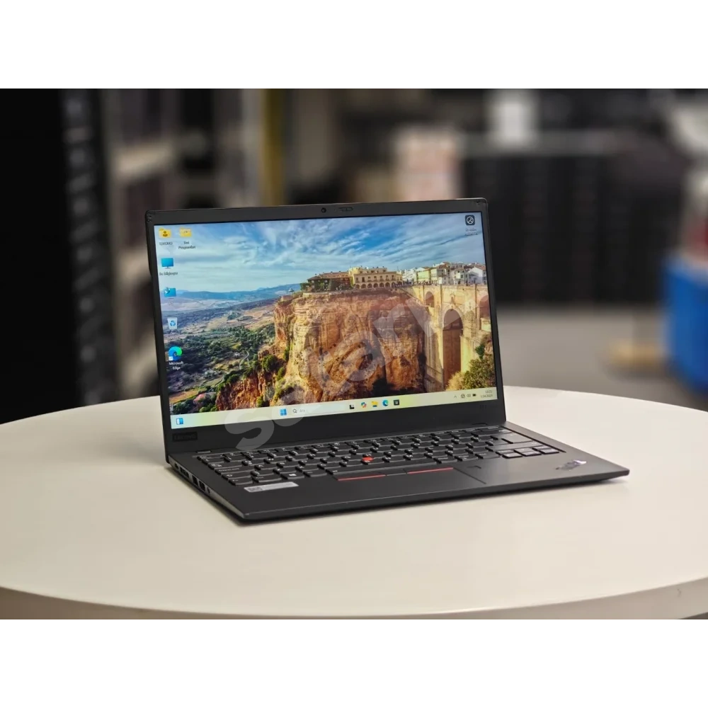 Lenovo ThinkPad X1 Carbon Notebook GEN8 Notebook İ7 10510U 16Gb