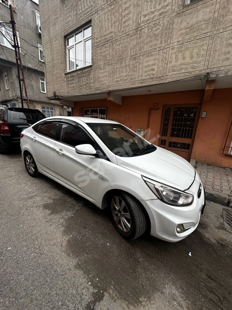 330.000 Km Otomatik Akcent Blue 2015 Model 330.000 Km Otomatik