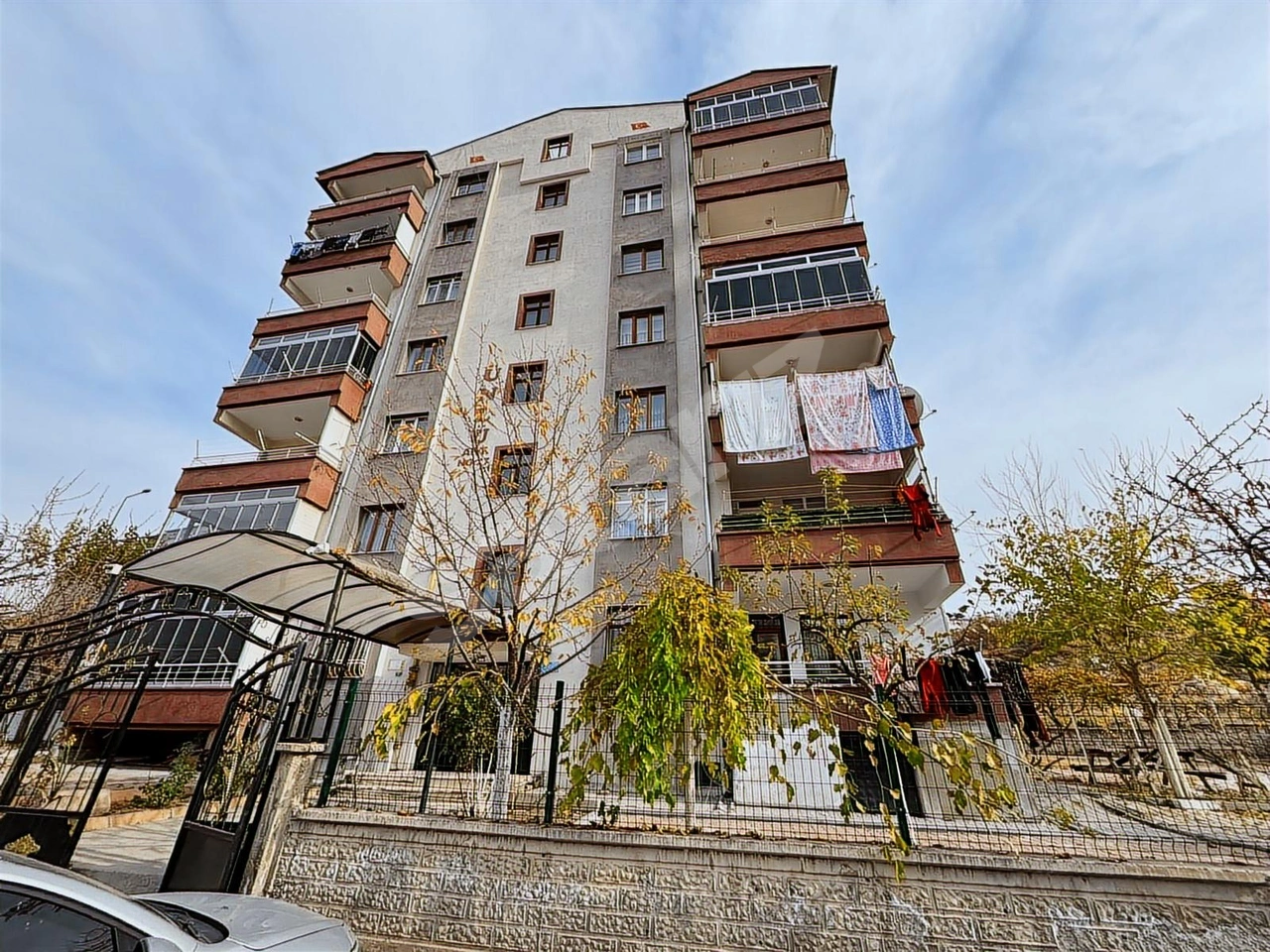 BATTALGAZİ MAHALLESİNDE SATILIK 3+1 DAİRE