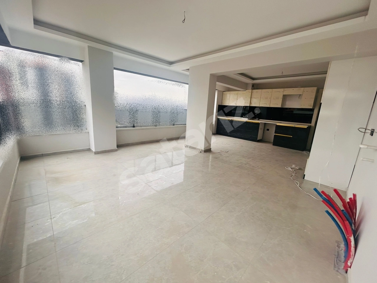 EGE'DE VADİ MANZARALI ÇİFT ASANSÖRLÜ SIFIR 3+1 SATILIK DAİRE