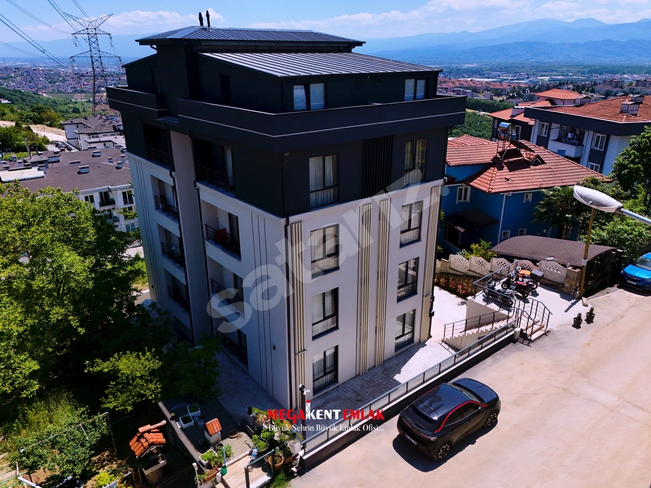 ÜNİVERSİTE YAKINI 450.000 TL KİRA GETİRİLİ SATILIK KONSEPT BİNA