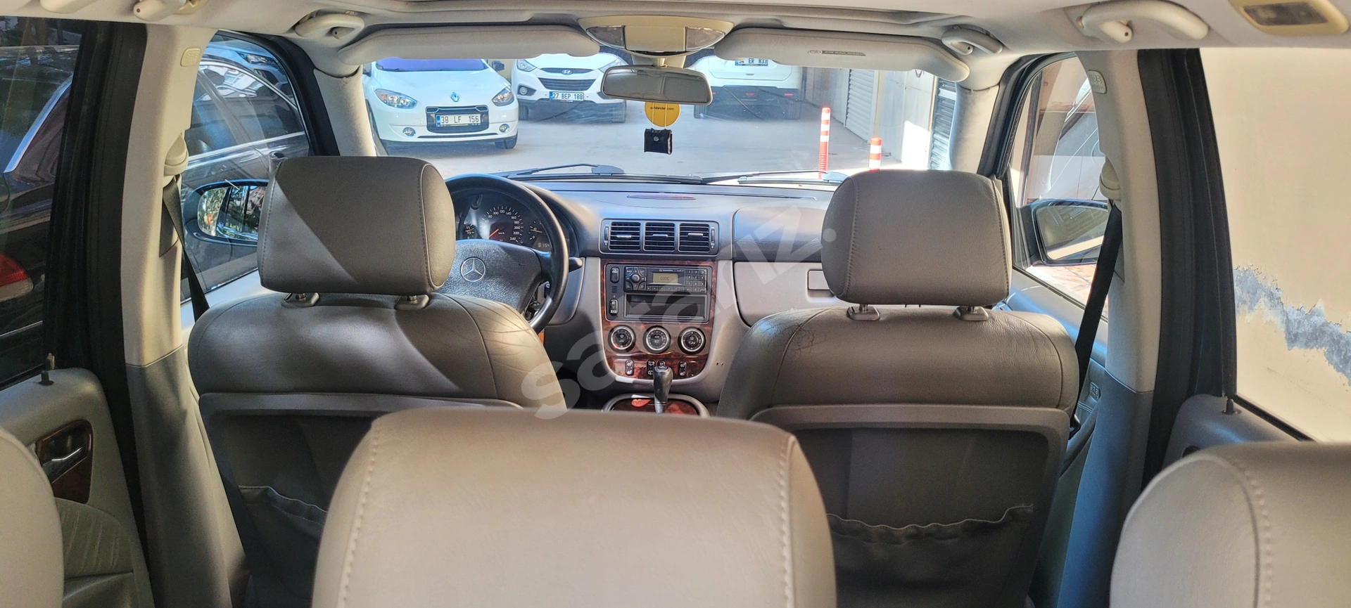 TR’de SAYILI DOLULUKTA OLAN 2003 MODEL ML 270 DİZEL DÖRT ÇEKER