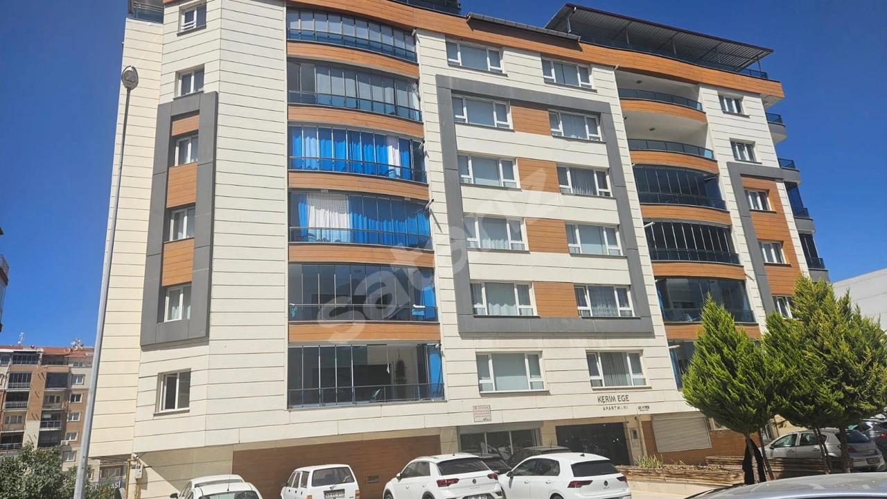 KEMAL ÖZ DE LÜKS 3+1 DAYALI DÖŞELİ 160 M² ARA KAT SATILIK DAİRE
