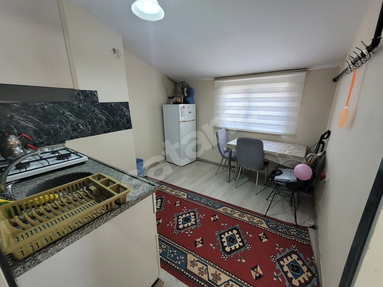 GENİŞ TERASLI SALONU MUTFAĞI AYRI 1+1 YENİ BİNADA KİRALIK DAİRE