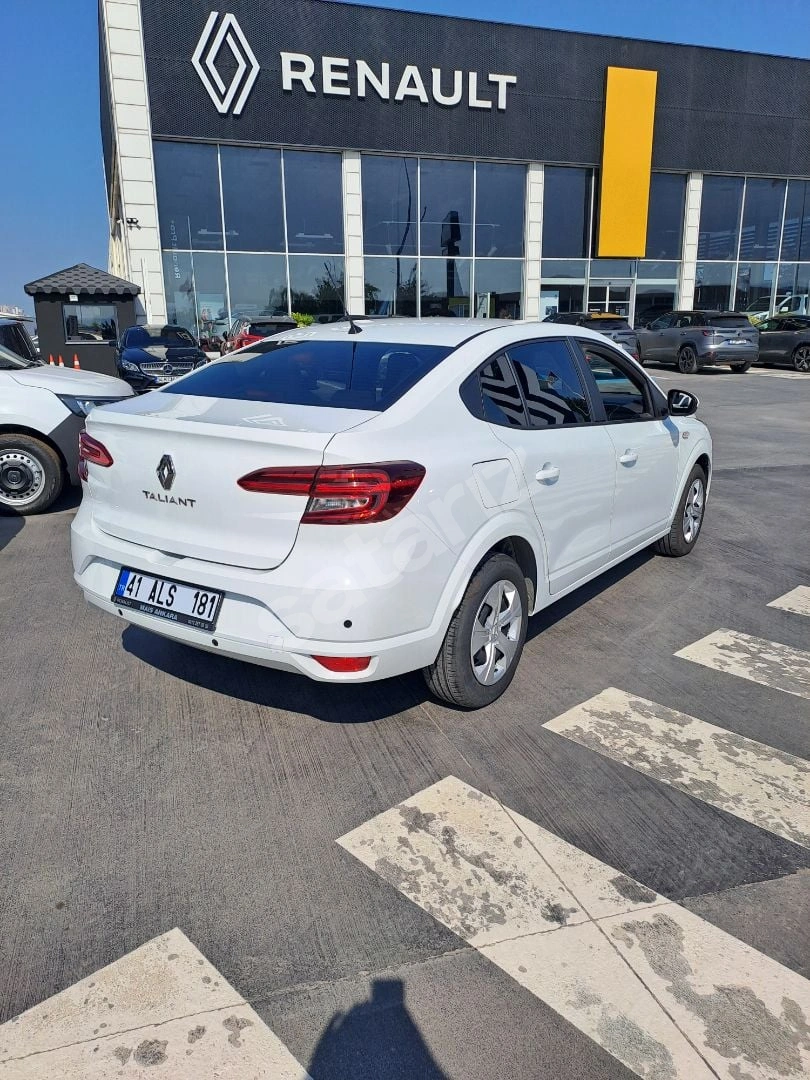İLK SAHİBİNDEN HATASIZ BOYASIZ YETKİLİ  BAKIMLI RENAULT TALİNAT