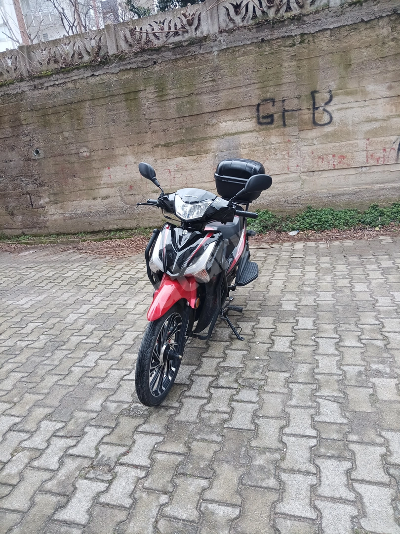 3000 km Dijital ekran 110 cc temiz motor pazarlık vardır detay isteyen yazsın