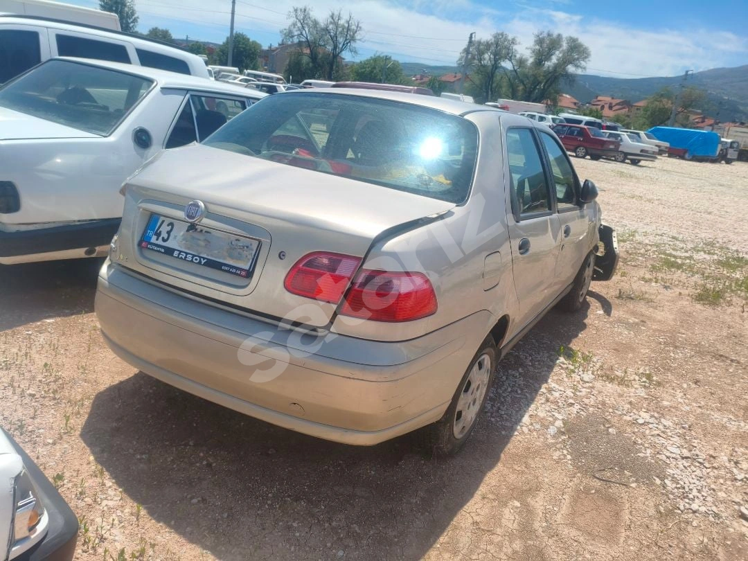Kazalı -Fiat Albea sole 1.4 - hasarlı