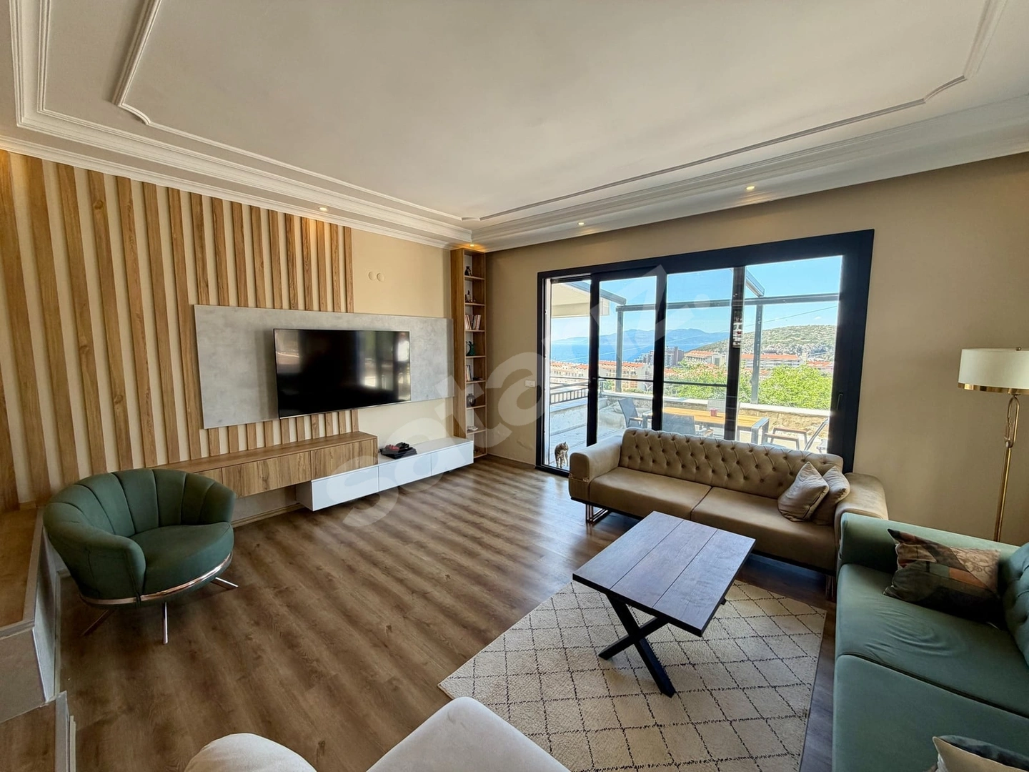 KUŞADASI EFE KONAKLARI SITESI DENIZ MANZARALI 4+1 TRIPLEKS VILLA