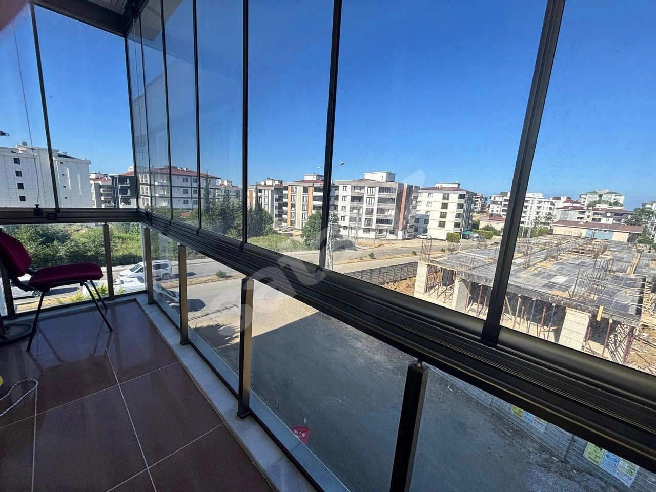 REMAX YUNUS TEKİNDEN KÖRFEZDE EŞYALI KİRALIK 2+1 DAİRE
